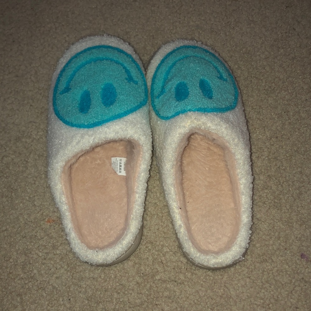 Preppy Cozy Kids' Slippers with Blue Smiley Face